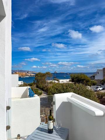 Gîte pour 4 personnes, avec jardin et vue dans Folégandros