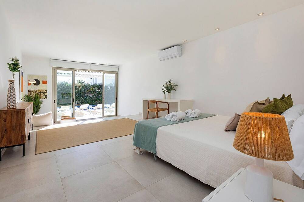 Villa Near Ibiza Town, sleeps 10 in Sant Jordi de ses Salines, Sant Josep de sa Talaia