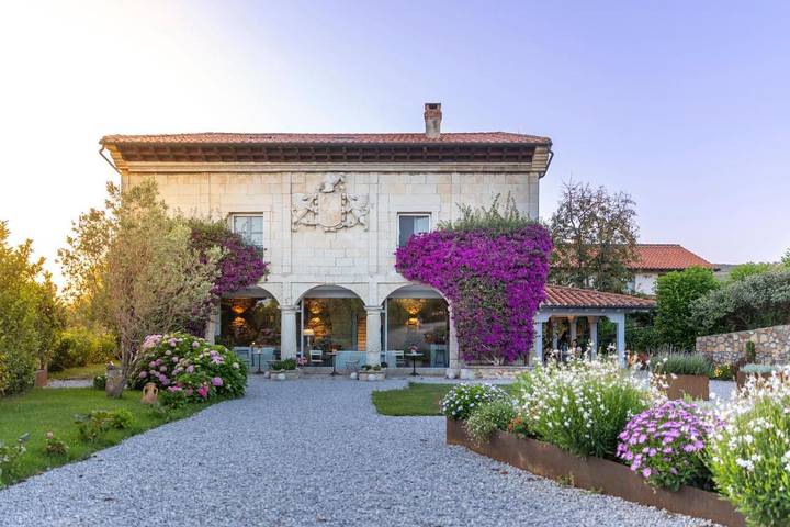 Hotel para 2 personas, con jardín y jacuzzi - 1