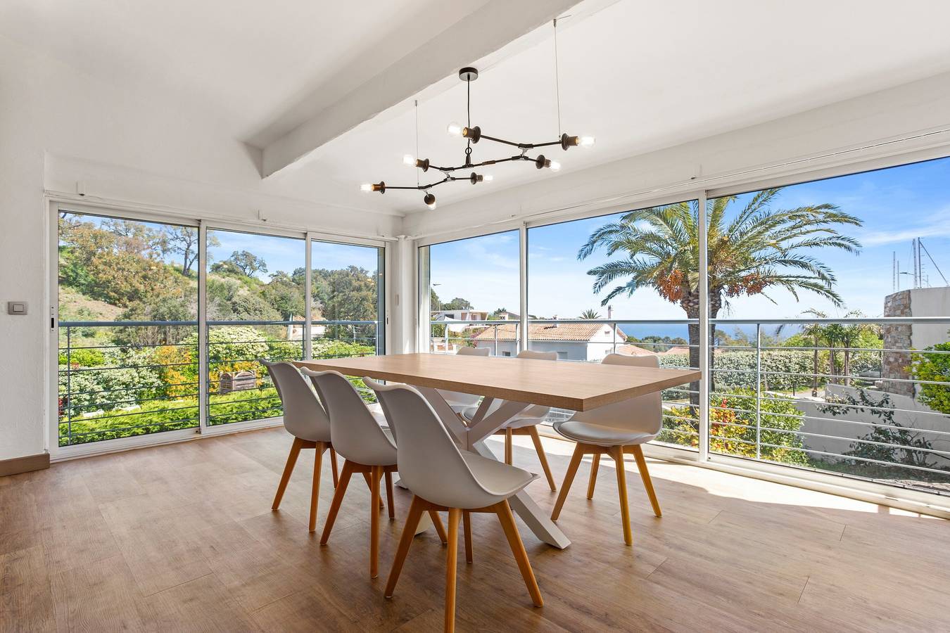 Villa 'Palmier' mit Meerblick, Wlan und Klimaanlage in Roquebrune-sur-Argens, Draguignan Region