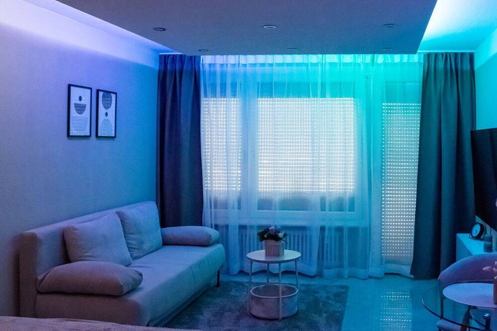 Ganze Wohnung, Zentrales, sonniges City-Apartment nahe Mercedes – Top modern in Sindelfingen, Landkreis Böblingen