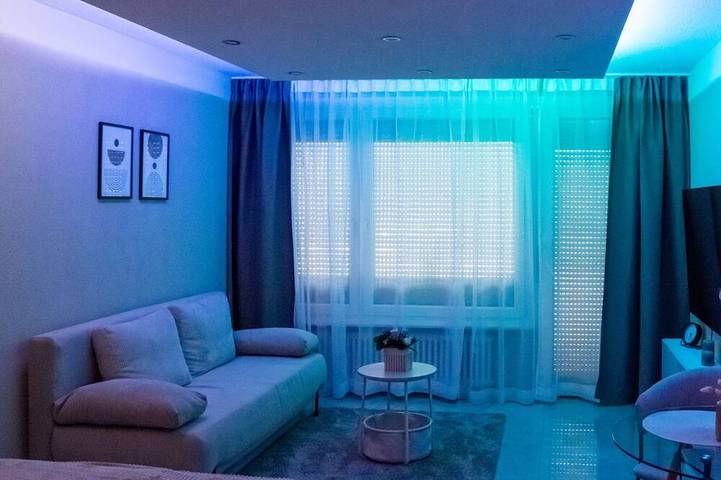 Ganze Wohnung, Zentrales, sonniges City-Apartment nahe Mercedes – Top modern in Sindelfingen, Landkreis Böblingen