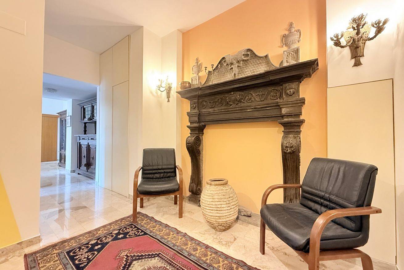 Appartamento intero, A48 - Ancona, ampio quadrilocale con balcone in Ancona (Italia), Provincia di Ancona