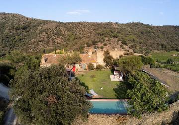 Gîte pour 2 personnes, avec terrasse et piscine ainsi que vue et jardin à La Selva de Mar