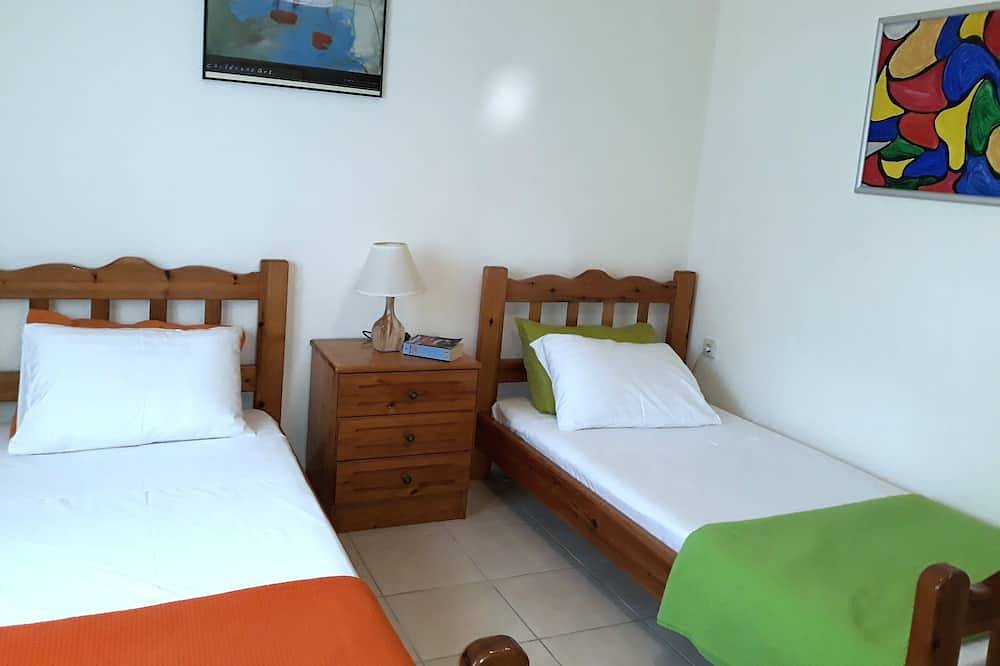 Ganze Wohnung, In den engen Gassen der Altstadt,  familienfreundlich, in Strandnähe in Ierapetra, Lasithi