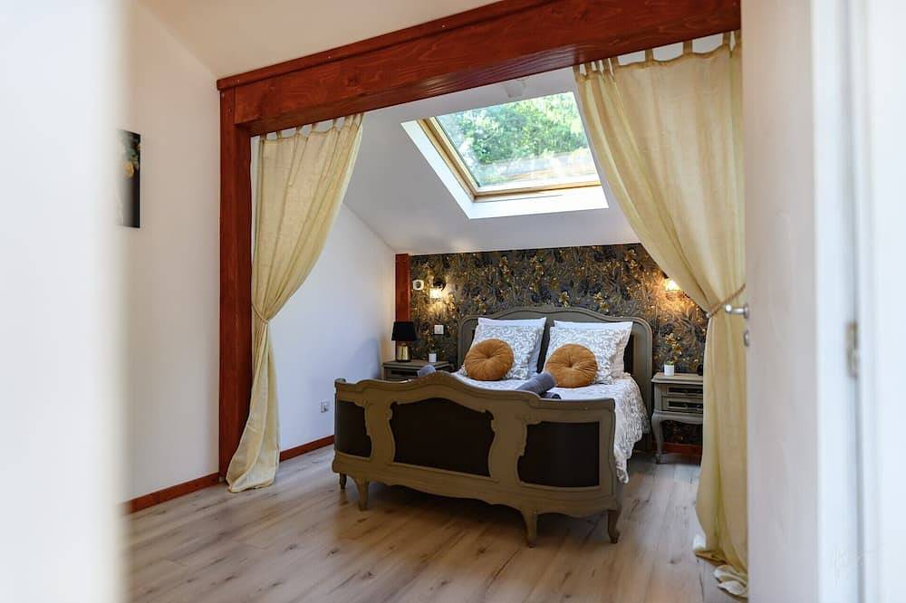 Entire apartment, Le Cocon: between city and nature, overlooking the lake, ideal for families and professionals in Épinal, Épinal region