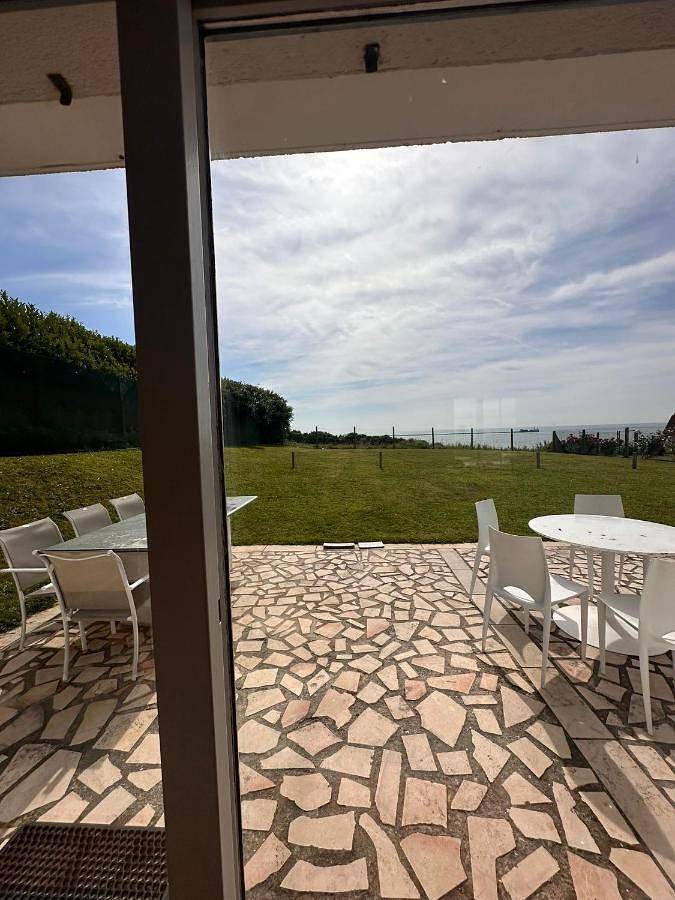 Serenity view Villa face mer 5 mn de Nausicaa in Boulogne-sur-Mer, Boulogne-sur-Mer en omgeving
