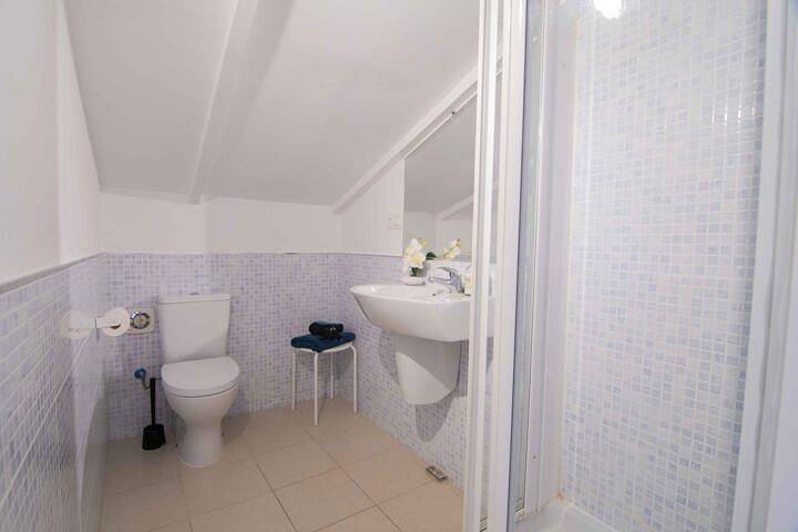 Apartamento entero, Atico 1d(4p) con terraza. Las mejores vistas de Granada in Centro-Sagrario, Granada