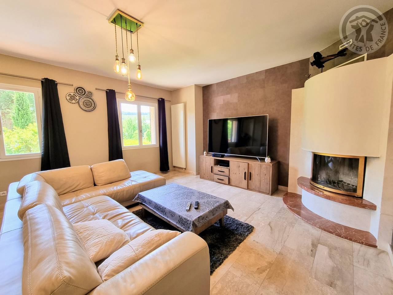 Villa spacieuse avec spa et jardin privé - Proche Paris in Porcheville, Yvelines