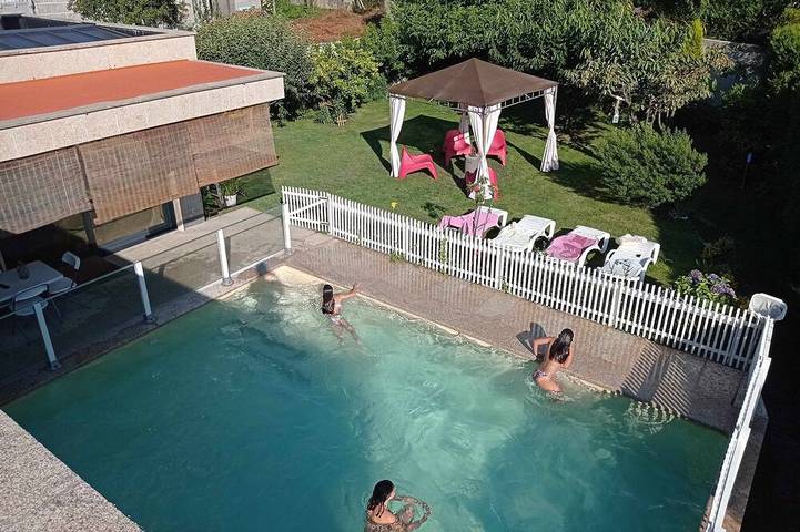 Casa de vacaciones para 8 personas, con piscina además de jacuzzi y jardín - 1