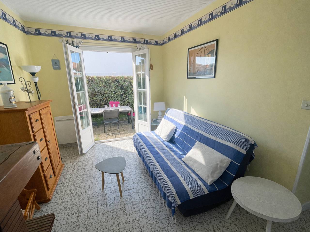 Single-Story House Downtown, Near Beach, Private Garden, Parking, Pets Allowed in La Tranche-sur-Mer, Vendée