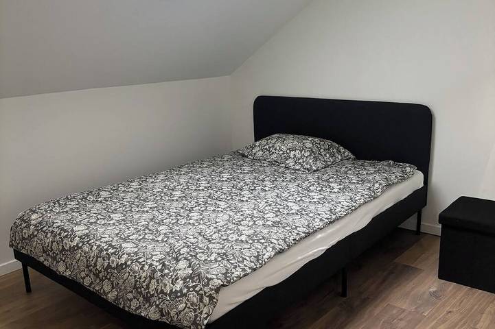 Ganze Wohnung, Spacious F2 15mn from Paris in Noisy-le-Sec, Seine-Saint-Denis