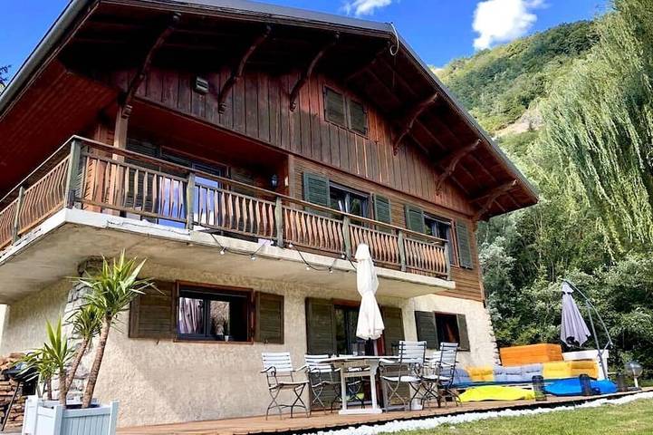 Casa rural para 12 personas, con terraza y jardín - 1