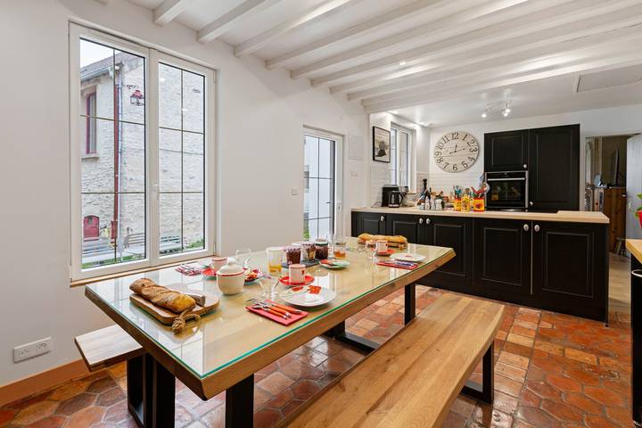Habitación de huéspedes 'La Parenth'aise Du Vexin' con Wi-Fi y aire acondicionado in Saint-Martin-la-Garenne, Parque natural regional del Vexin Francés