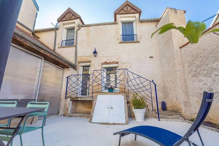 Gîte pour 6 personnes, avec terrasse à Ahuy