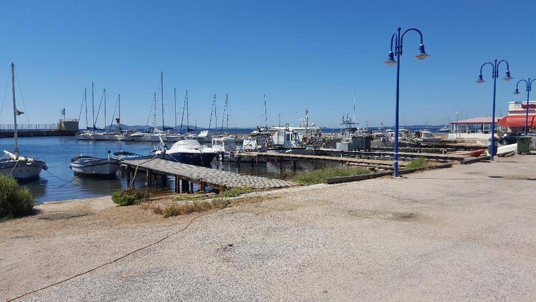 Appartement entier, Apartment - Ground Floor in Hyeres, Parc national de Port-Cros
