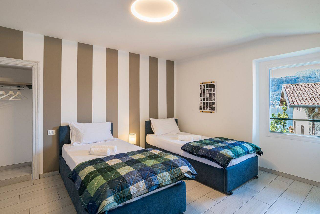 Ganze Wohnung, Ferienwohnung für 5 Personen mit Balkon/Terrasse in Lierna, Westliche Bergamo-Alpen