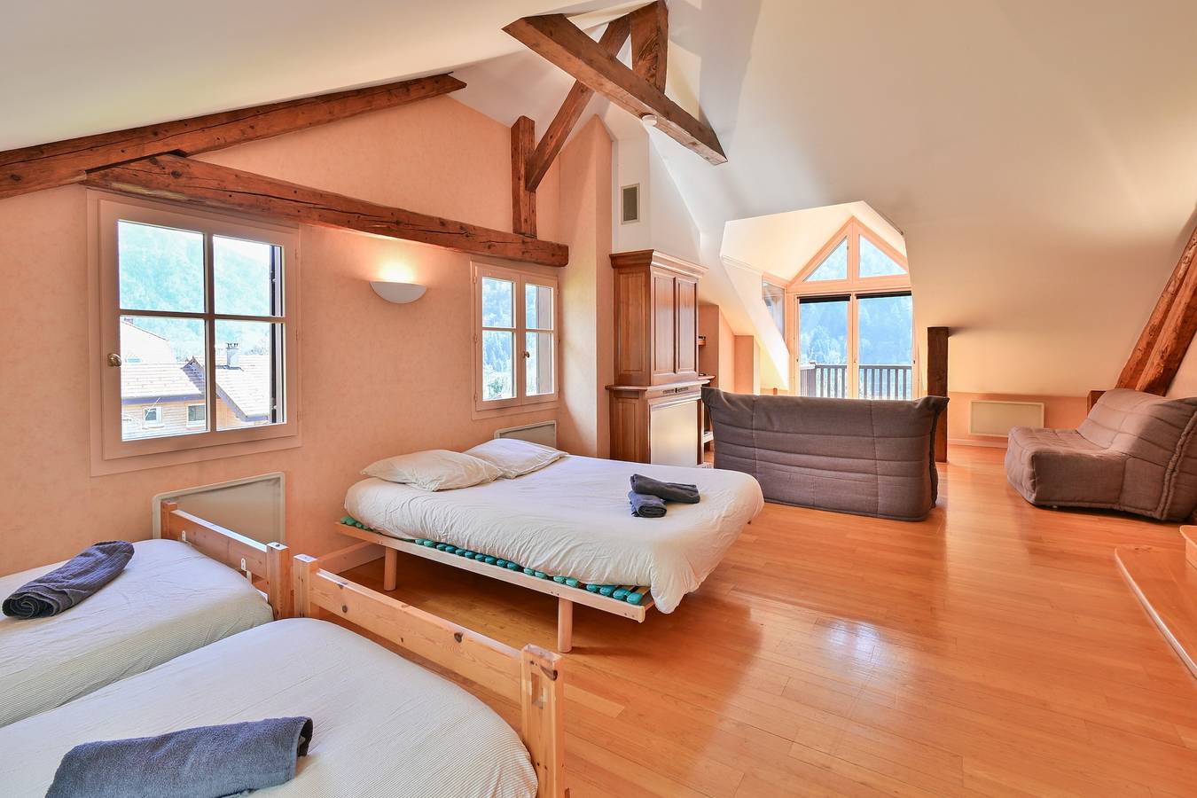 Casa con jardín para 6-12 personas cerca del lago de Annecy y las montañas in La Balme-de-Thuy, Región de Annecy
