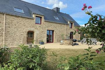 Location de vacances pour 8 personnes, avec jardin à Landaul