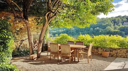 Gîte pour 6 personnes, avec jardin à Cénac-et-Saint-Julien