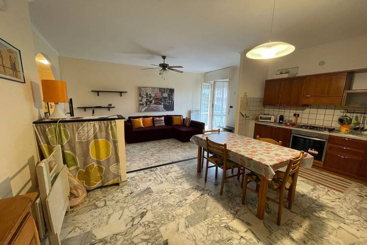 Ferienwohnung für 3 Personen, mit Balkon, kinderfreundlich in Pietra Ligure Gemeinde - 2