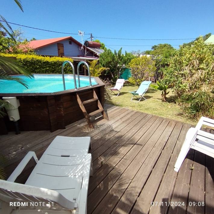 Bungalow pour 2 personnes, avec piscine ainsi que terrasse et jardin