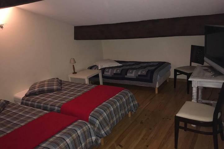 Location de vacances pour 8 personnes, avec terrasse et jardin, animaux acceptés à Lagrasse - 2