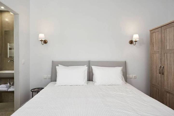 Ganze Wohnung, Schöne 3Bd Apt neben Athen Museum in Zentral-Athen, Athen