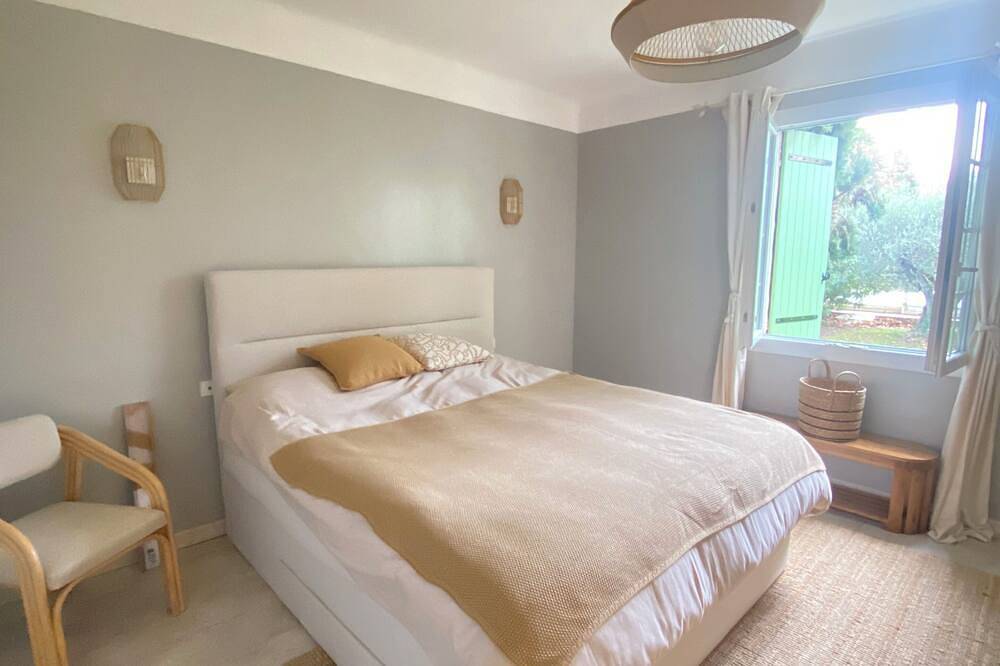 Villa with pool in Provence - near Avignon/Isle-sur-la-Sorgue and Gordes in Caumont-sur-Durance, Vaucluse