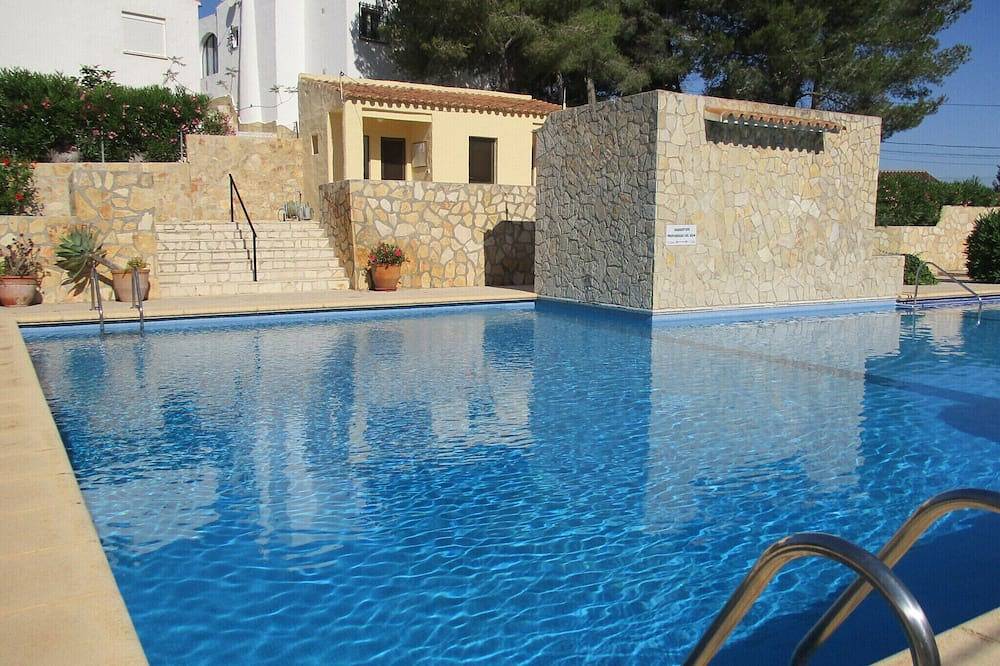 Entire apartment, Nice apartment with sea views, roof terrace and nice communal pool in Paichi, Teulada (Spain)