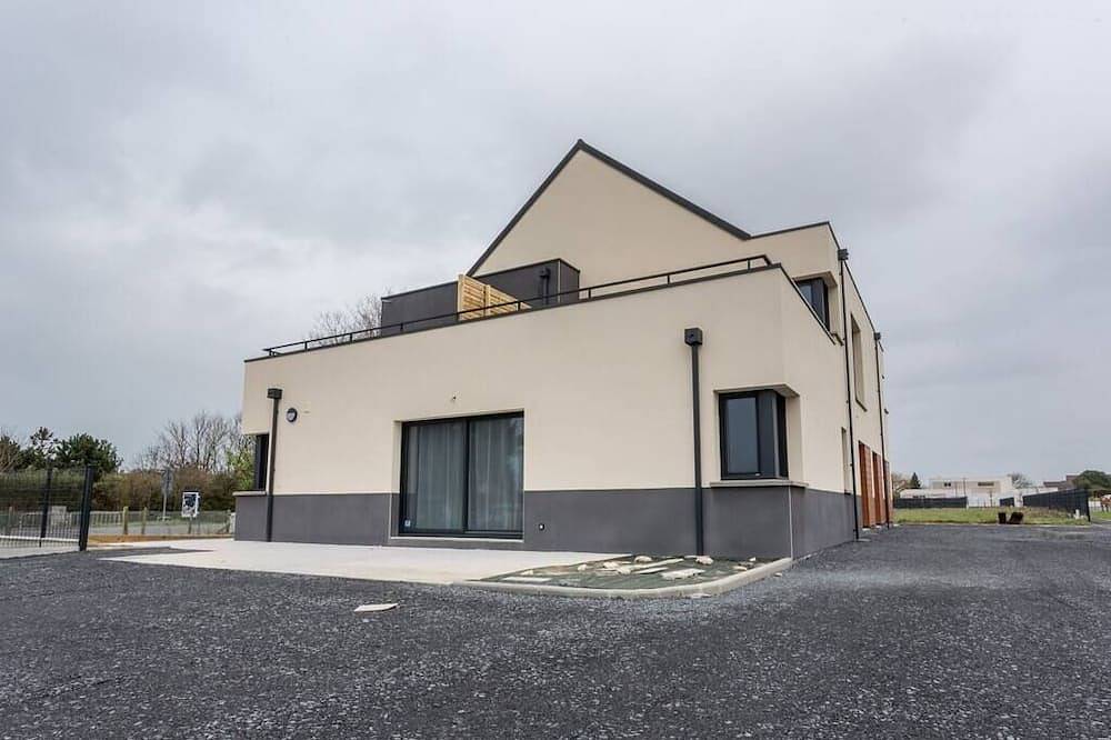 Entire apartment, La poupe, F3 with terrace 60m from the sea in Saint-Côme-de-Fresné, Bayeux region