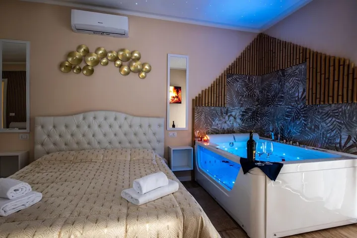 Appartamento vacanze per 2 persone, con balcone e piscina nonché idromassaggio, adatto a famiglie con bambini - 1