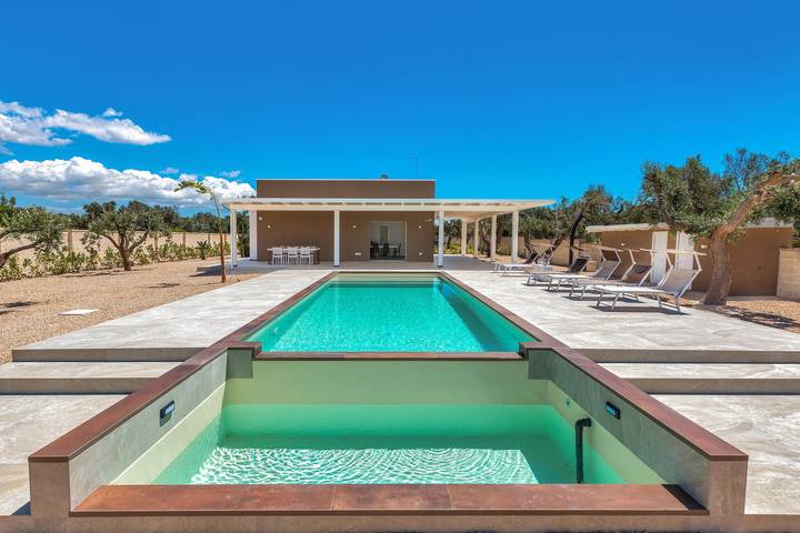 Ferienhaus für 7 Personen, mit Garten und Pool in Specchiarica
