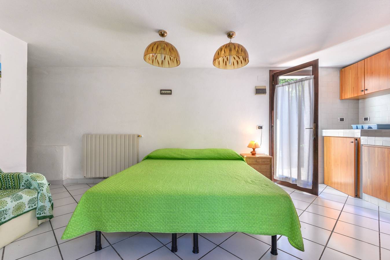 Entire studio, Studio Apartment 'Monolocale Nel Verde' with Private Terrace, Shared Garden and Wi-Fi in Marciana Marina, Elba