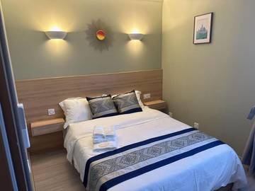 Maison d’hôte pour 2 personnes, avec terrasse à Bondy