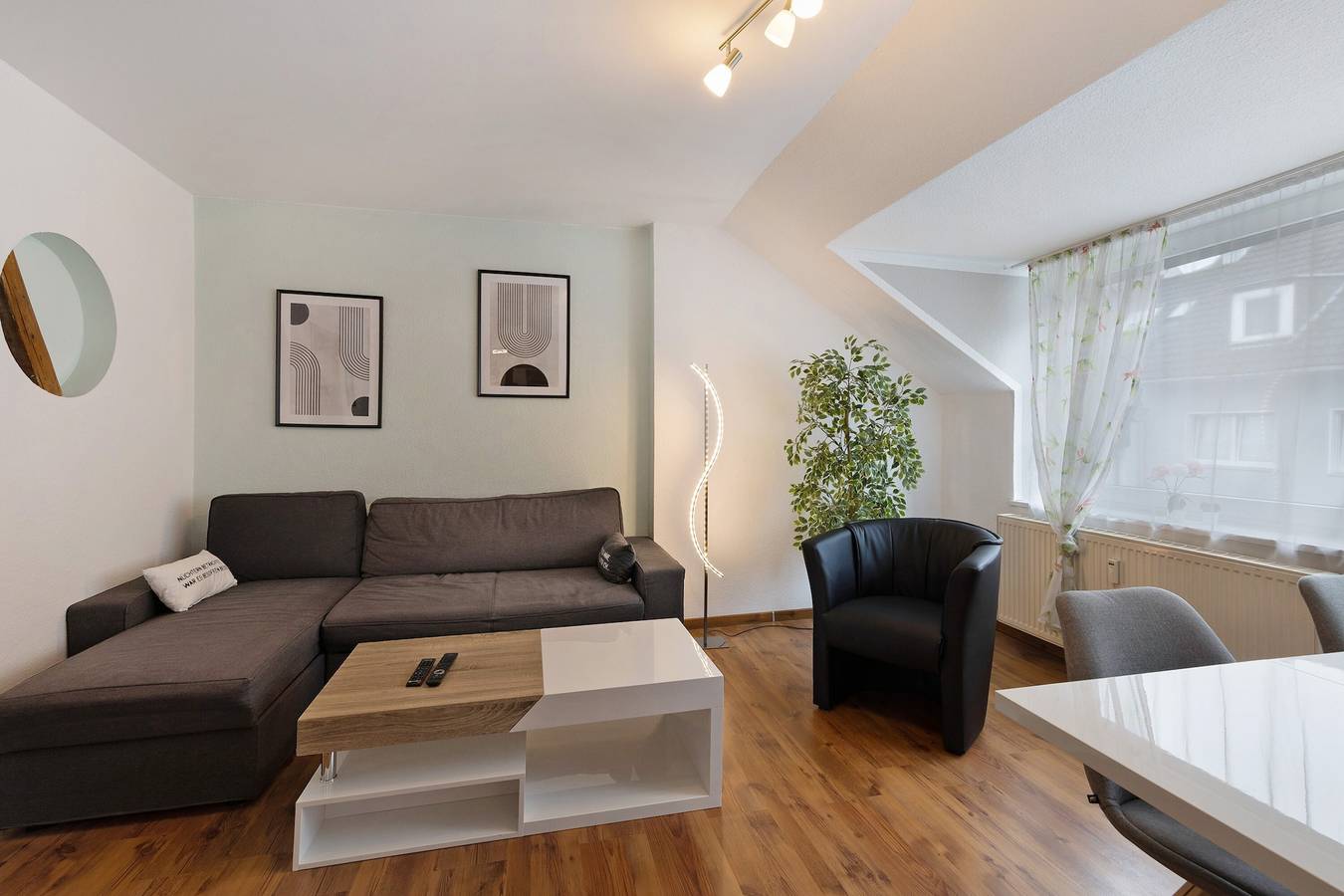 Ganze Wohnung, Ferienwohnung 'Tifra-living' mit Wi-Fi in Velbert, Kreis Mettmann