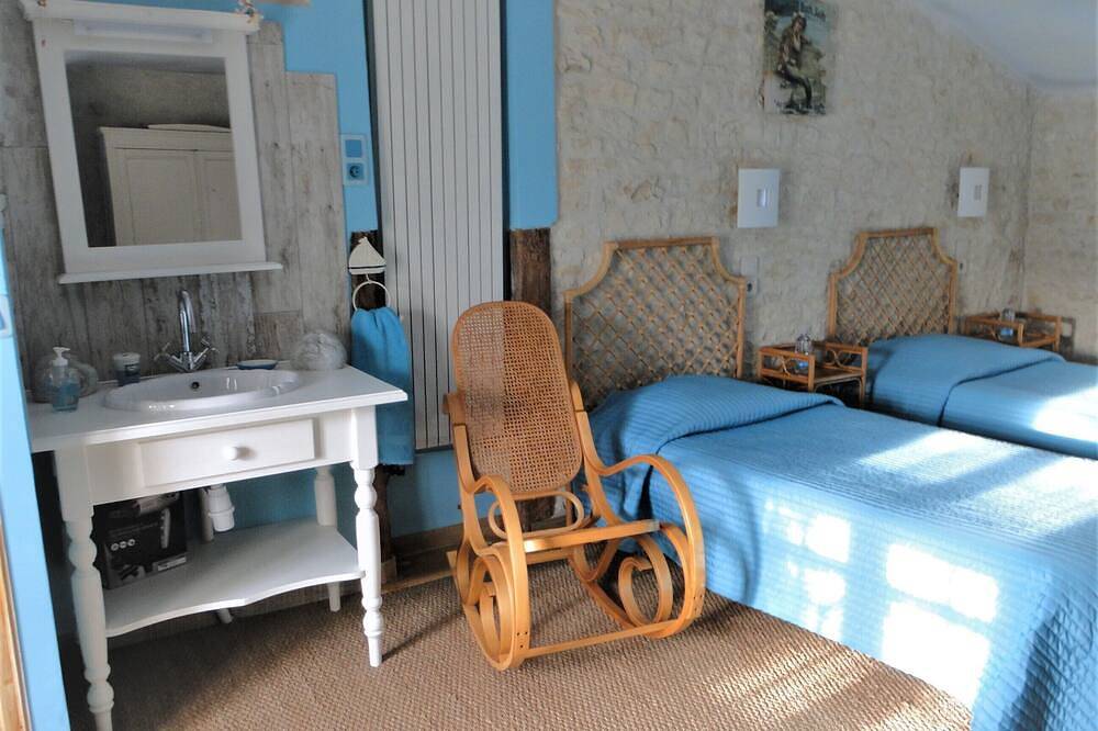 La Charmentaise B&B con encanto a las puertas de La Rochelle y Marais Poitevin in Andilly, Región de La Rochelle