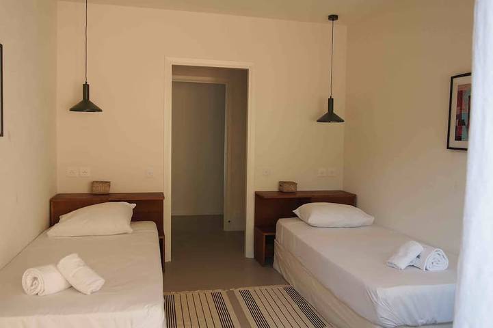 Location de vacances pour 12 personnes, avec jardin et terrasse, animaux acceptés dans Plage de la Palombaggia - 4