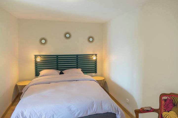 2/6 person house with enclosed courtyard and private garden located in the Loire Valley. in Darvoy, Sologne