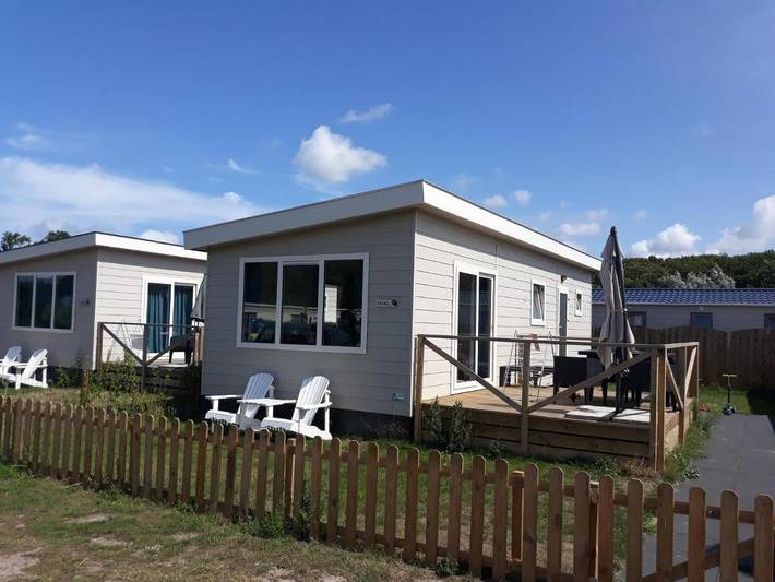 Camping für 4 Personen, mit Whirlpool und Terrasse sowie Garten und Sauna in Burgh-Haamstede