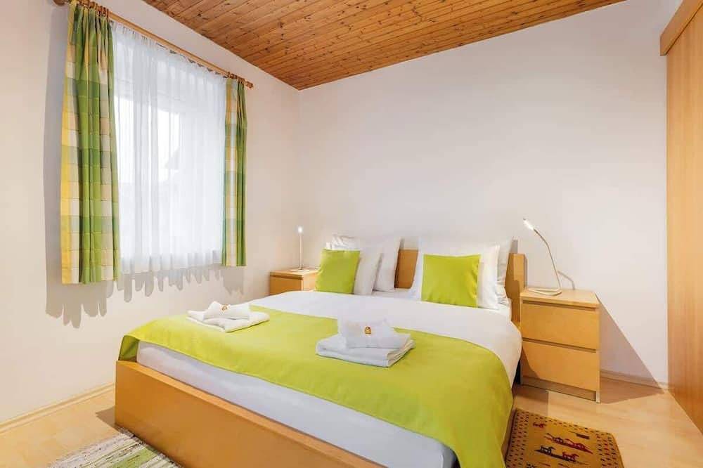 Ganze Wohnung, Cosy 2 room apartment , sleep 4, private parking in Salzburg, DMO Demo Region_1