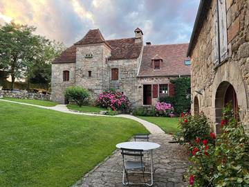 Chambre d’hôte pour 2 personnes, avec piscine et jardin à Végennes