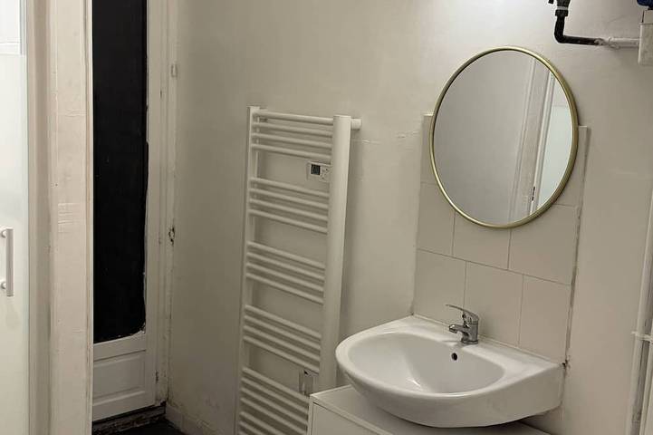 Entire apartment, Apartment terrace Wifi cable channels 4 pers Lille fac de droit Moulins in Lille, Lille region