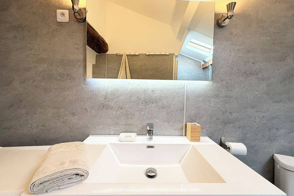 Appartement entier, Vue d'exception sur le clocher - T2 coeur de Saint-Tropez in Saint-Tropez, Côte méditerranéenne (France)