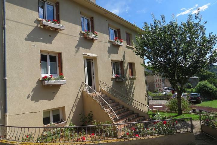 Appartement entier, Massif Sancy appartement très agréable pour randonneurs, lumineux et spacieux, in Saint-Nectaire, Parc naturel régional des Volcans d'Auvergne