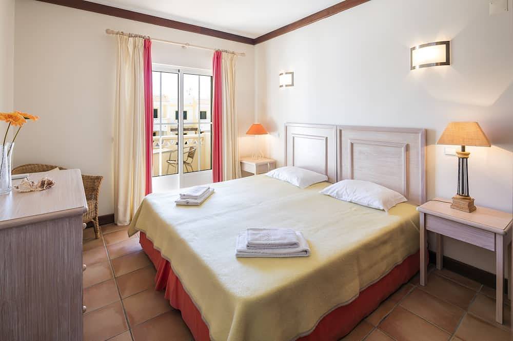 2Bed, 3 Bad Villa met Cliff Top zwembad + uitzicht op zee in Lagoa, Faro District