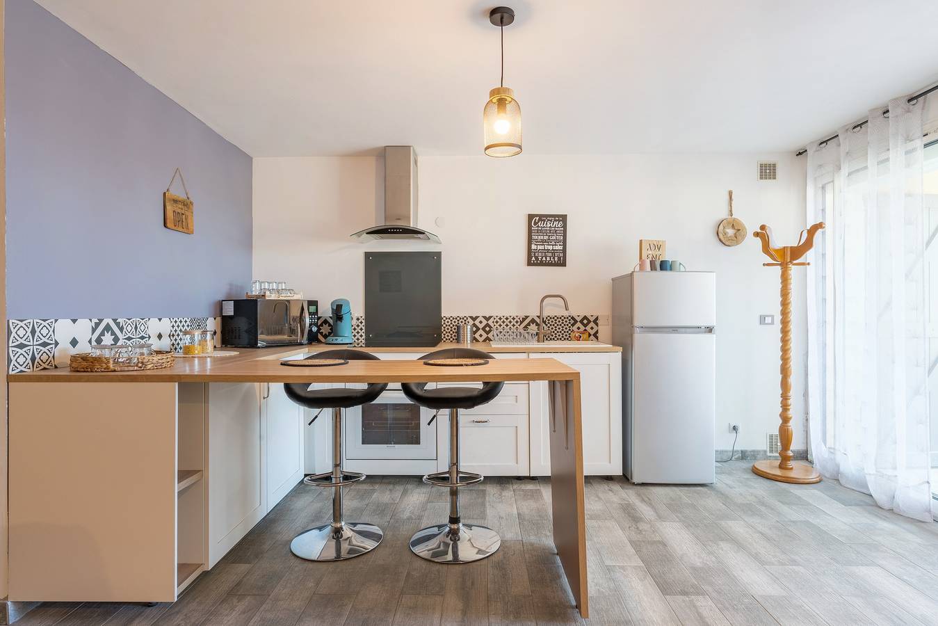 Apartamento inteiro, Apartamento "Aos Pés da Sainte Victoire" com terraço privado, jardim privado e Wi-Fi in Puyloubier, Aix-en-Provence (Região)