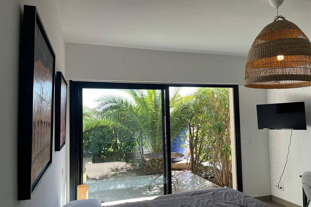 Nice Living Hôtel Particulier Piscine in Saint-Laurent-du-Var, Cannes region