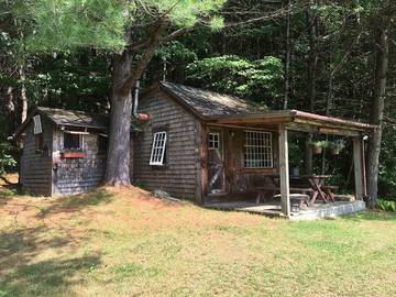 Log Cabin for 2 Guests in West Windsor, Vermont, Picture 3