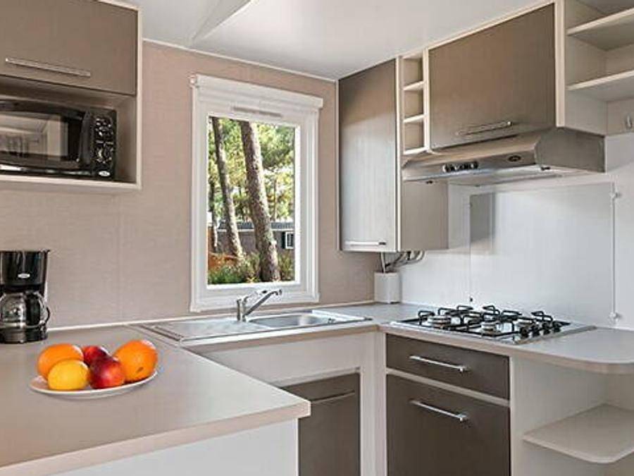 Camping Sites et Paysages - Le Petit Bois - Mobilhome 6 personnes - Mobil-home | Comfort | 3 Ch. | 6 Pers. | Terrasse surélevée | Clim. in Ruoms, Ardèche